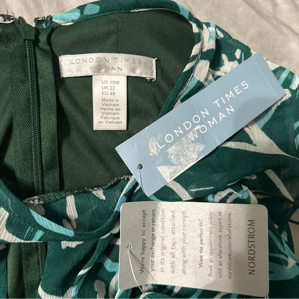 London Times dressSmocked waist Yoryu sleeveless green print | Size 18W | NWT|D2